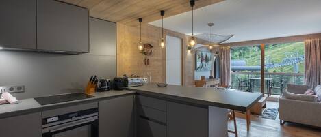 Refrigerador, microondas, parrilla de estufa y lavavajillas