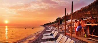 Jeannette s Seaside Getaway - Kalamata Urban Gem