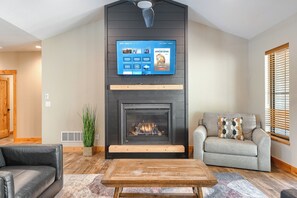 TV connectée, cheminée