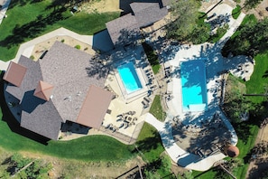 Exterior - Single Level Spacious Twin Home w/ Garage, Hot Tub Paved Road and Clubhouse (Lead)