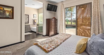 Luxury Oasis: Pool, Hot Tub & Firepit 4 Bedroom Home by RedAwning