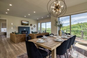 Cabane, 4 chambres | Restauration