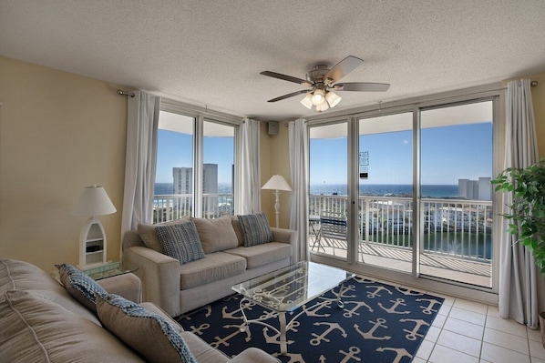 Condo, 3 habitaciones | Interior