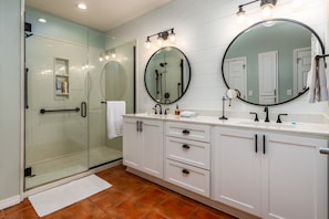 Condo, 3 Bedrooms | Bathroom
