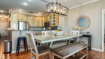 Condo, 3 Bedrooms | Private kitchen | Fridge, oven, coffee/tea maker, toaster