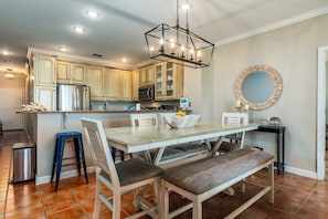 Condo, 3 Bedrooms | Private kitchen | Fridge, oven, coffee/tea maker, toaster