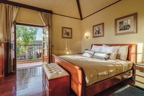 7 bedrooms, in-room safe, desk, iron/ironing board