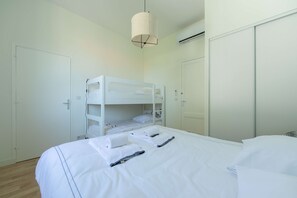 4 bedrooms, iron/ironing board, free WiFi