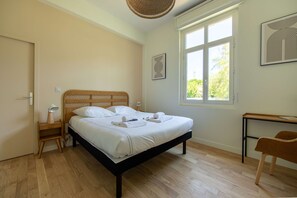 4 slaapkamers, een strijkplank/strijkijzer, gratis wifi