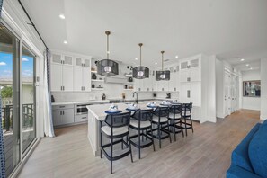 Fridge, microwave, oven, stovetop - New Luxury Rental with Pool, Spa, Rooftop Deck! Steps to the Beach (Bradenton Beach)