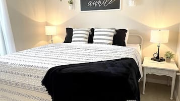 2 camere, una scrivania, ferro/asse da stiro, culla da viaggio