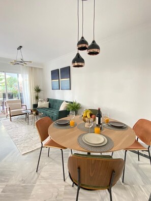 Dining - Designed 2-bedroom apartment with swimming pool in heart of Marbella Golden Mile (Marbella)