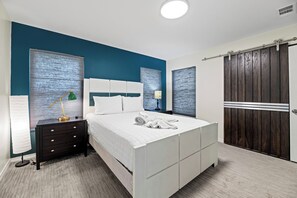 3 bedrooms, desk, iron/ironing board, WiFi - Peaceful White Rock Retreat : 3-Bedroom Zen Escape (Dallas)