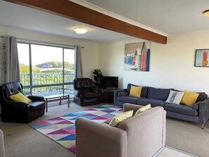 Televisión y reproductor de DVD 