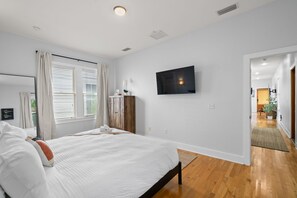 2 habitaciones, escritorio, tabla de planchar con plancha y wifi 