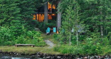 Sauk River Cabins âą Hot Tub âą Firepit