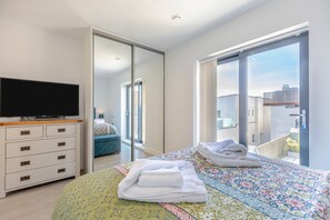 2 camere, culla da viaggio, Wi-Fi gratuito, lenzuola