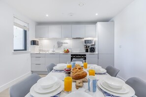 Dining - 2 Bed in Woolacombe (oc-s29812) (Woolacombe)