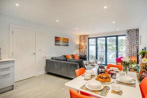 Interior - 2 Bed in Woolacombe (oc-b29810) (Woolacombe)