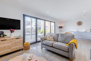 TV - 2 Bed in Woolacombe (oc-w29817) (Woolacombe)