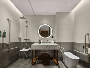 Room, 1 King Bed, Accessible | Bathroom - Hilton Garden Inn Datong Pingcheng (Datong)