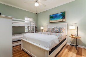 3 bedrooms, iron/ironing board, WiFi, bed sheets - Grandma's Condo: Gulfview 3/3 Condo, Pool, Beach Access (Dauphin Island)