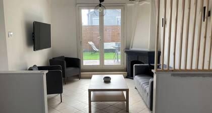 Belle maison avec terasse Ă 10 mns en train de Paris et 6 mns Ă pied de la gare