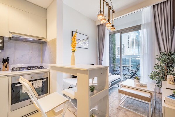 Kühlschrank, Mikrowelle, Ofen, Toaster