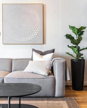TV - Modern 1 Bedroom in Sea Point (Cape Town)