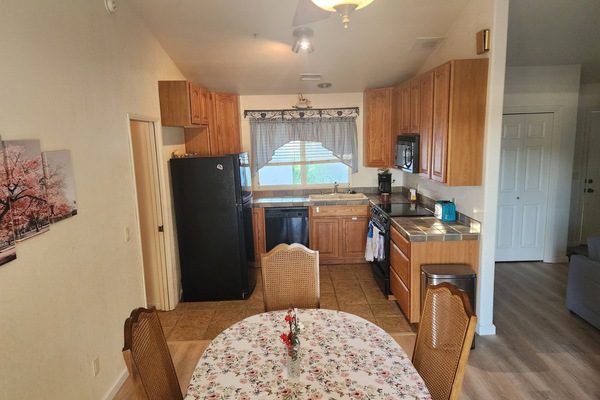 Refrigerador, microondas, horno, placa de cocina