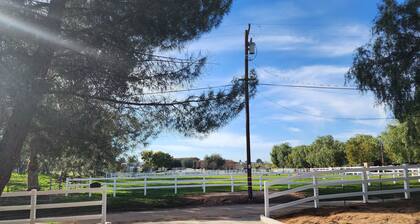 Quiet Ranch Guesthouse in Ramona