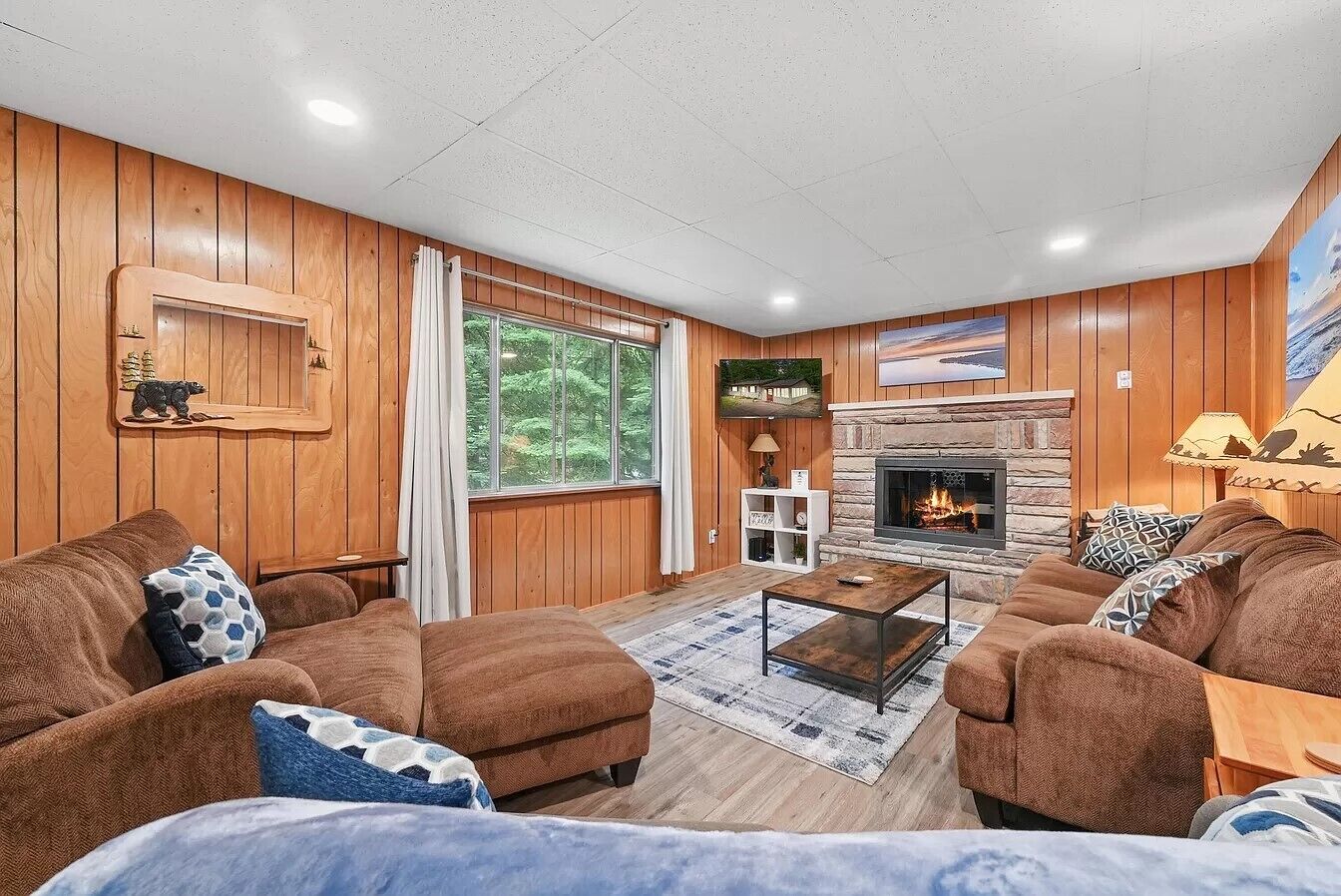 تلفزيون ذكي، مدفأة، كرة قدم الطاولة، تنس طاولة