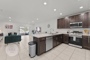 Fridge, microwave, oven, stovetop - 4875 Resort Townhouse by Disney World Orlando (Kissimmee)