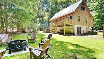 House (4 Bedrooms) | Property grounds