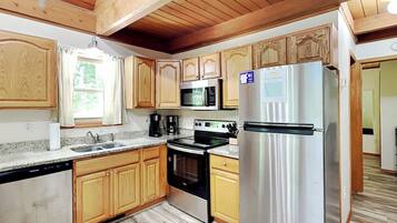 House (4 Bedrooms) | Property amenity