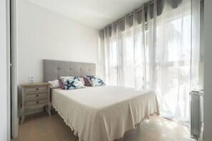 2 habitaciones, tabla de planchar con plancha, wifi y ropa de cama 