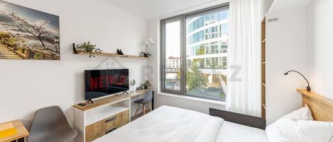 Desk, WiFi, bed sheets