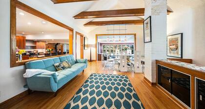 3-bedroom house with AC and WiFi within walking distance of The Big House!