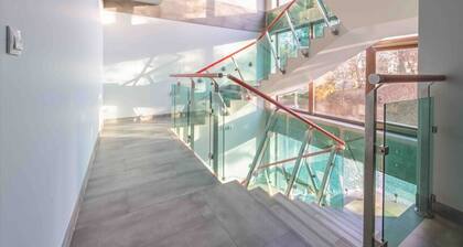 Premium Imperial Apartment near Hot Springs