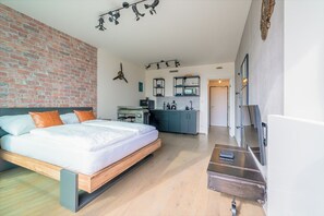 WiFi, bed sheets