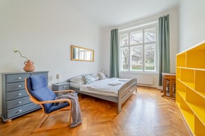 Desk, WiFi, bed sheets - Charming Historic Elegance in the Heart of Prague (Prague)
