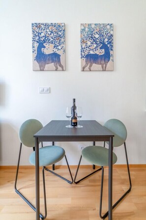 Dining - Urban City Center Deer Suite (Prague)