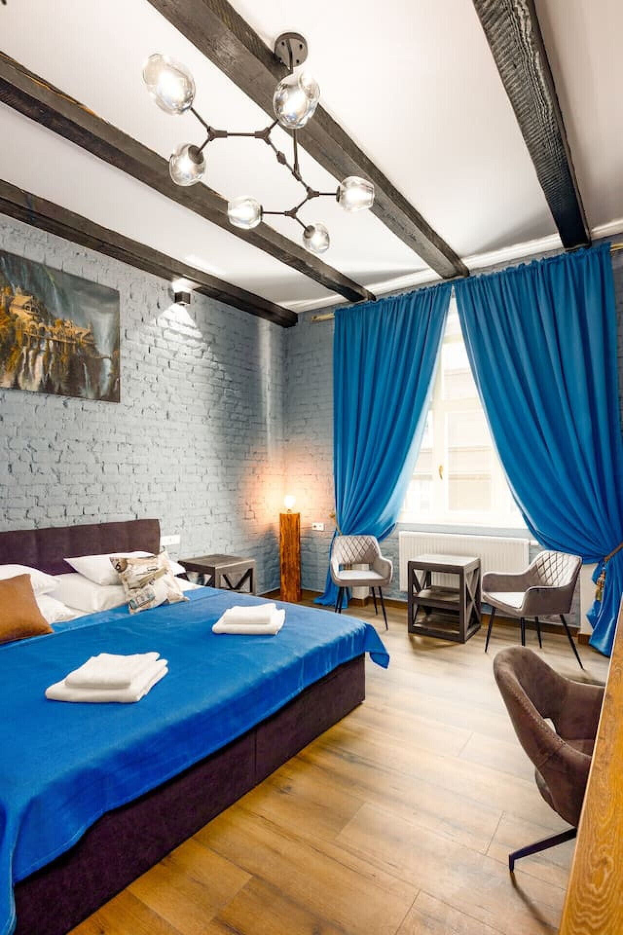 デスク、アイロン / アイロン台、WiFi、ベッドシーツ