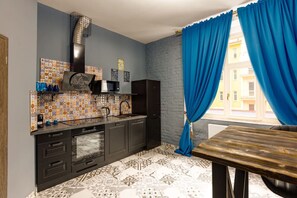 Fridge, microwave, oven, dishwasher