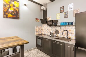 Fridge, microwave, oven, dishwasher