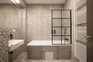 Sèche-cheveux, shampoing