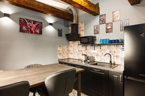 Fridge, microwave, oven, dishwasher