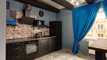 Réfrigérateur, micro-ondes, four, lave-vaisselle