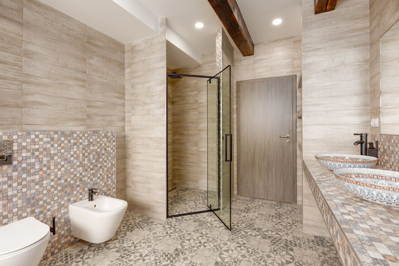 Hårføner og sjampo