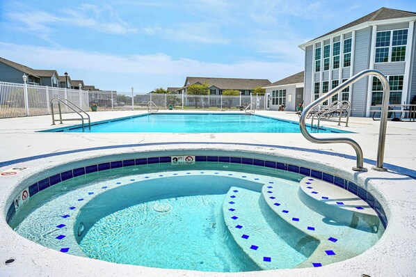 Pool - Sunny Memories Resort 3 BR (Gulf Shores)
